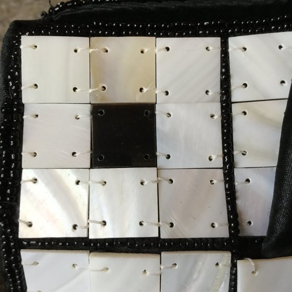 VINTAGE MOTHER OF PEARL HANDBAG - Picture 7 of 8